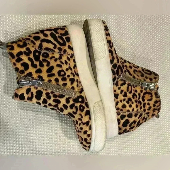 Steve Madden 7.5  Pony hair golden tan black leopard print ankle sneakers - Picture 5 of 7